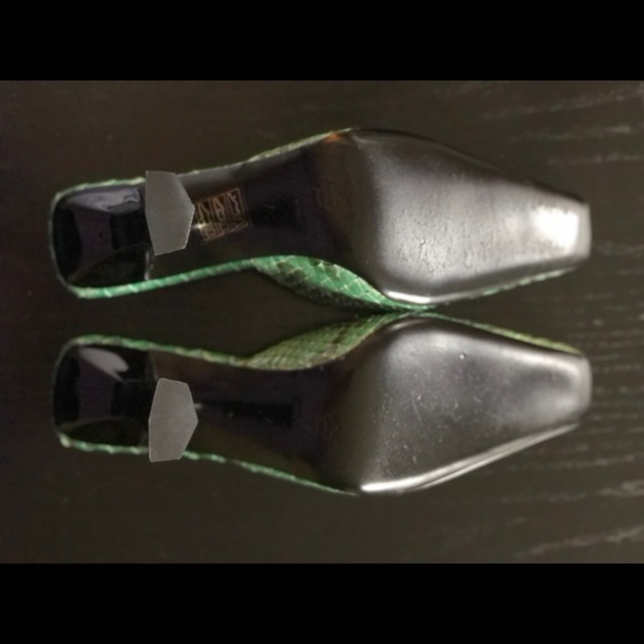 Stunning, sexy, Italian made and bought, green lizard mules. - Picture 5 of 5